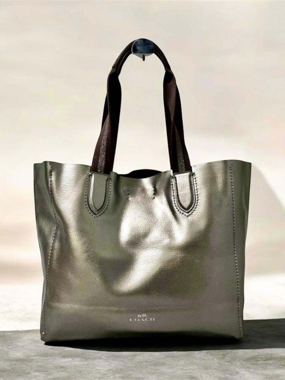 🔥New with tags Y2K COACH!! Archive Metallic Silver Leather Large Tote!!